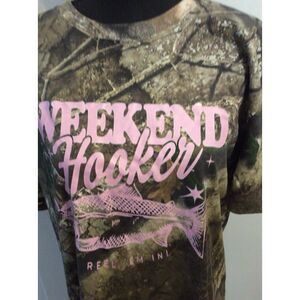 NWOT Weekend Hooker Fishing T Shirt Size large L Camo